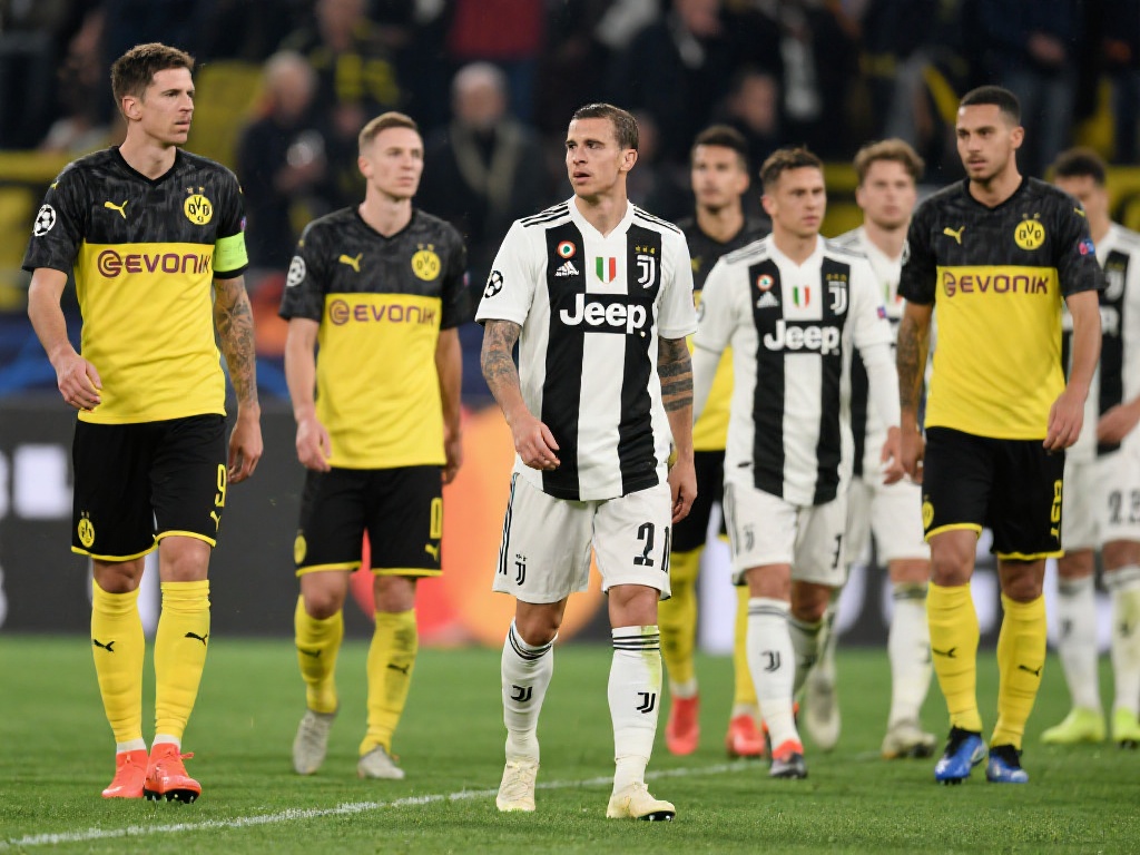 多特冲击欧冠遇阻,全员降薪成残酷现实 值得参考的一个案例是意甲的尤文图斯队。在